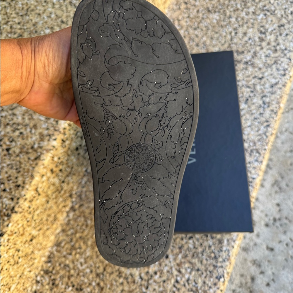 Versace Medusa Slides🛍 - Picture 9 of 10